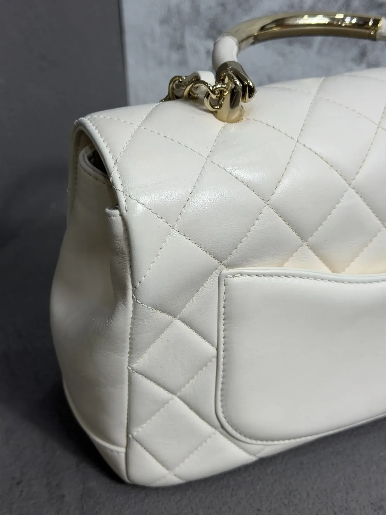 가방-샤넬-염색-베이지 색상 다이아 스티치 빈티지 숄더백 수선 후